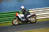 Vintage-motorcycle-club;eventdigitalimages;mallory-park;mallory-park-trackday-photographs;no-limits-trackdays;peter-wileman-photography;trackday-digital-images;trackday-photos;vmcc-festival-1000-bikes-photographs